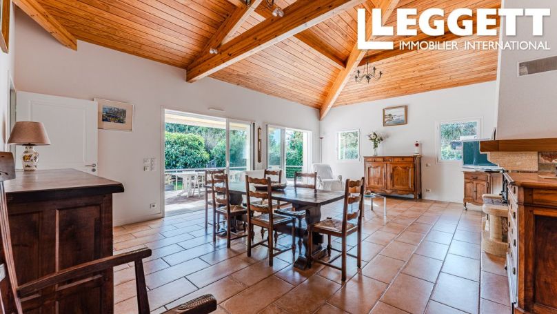 A louer MAISON  7 PIECES 170 M2 BORD DE MER LEGE CAP FERRET