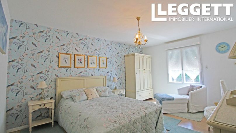 A vendre MAISON  9 PIECES 283 M2  BELVEZE DU RAZES