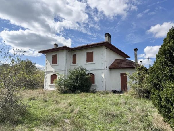 A louer MAISON  DE MAîTRE  ESCOURCE