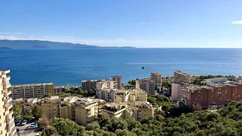 A louer APPARTEMENT T4 97 M2 TERRASSE VUE MER AJACCIO