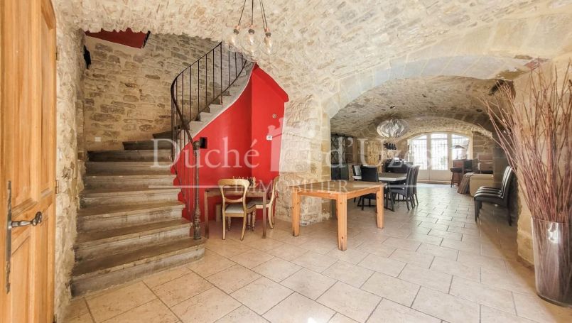 A louer MAISON  DE MAîTRE  UZES