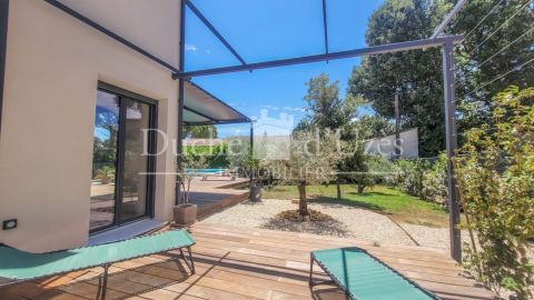 A louer MAISON  5 PIECES 133 M2  UZES