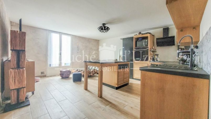 A louer APPARTEMENT T3 71 M2  UZES