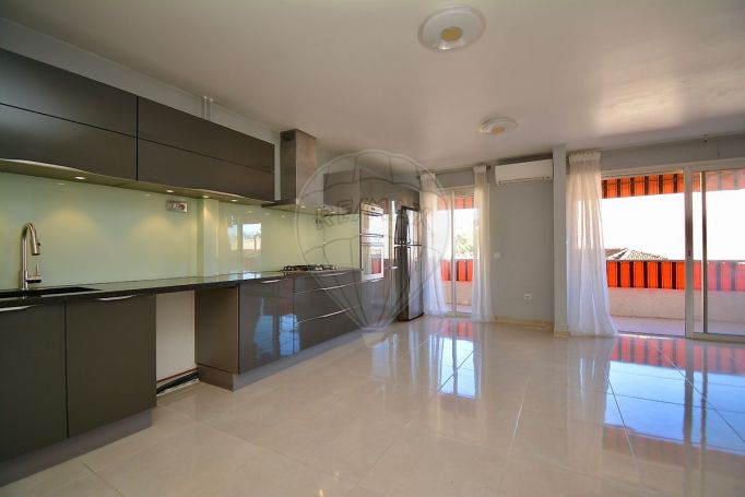 A louer APPARTEMENT NEUF T4 89 M2 BORD DE MER LE CANNET
