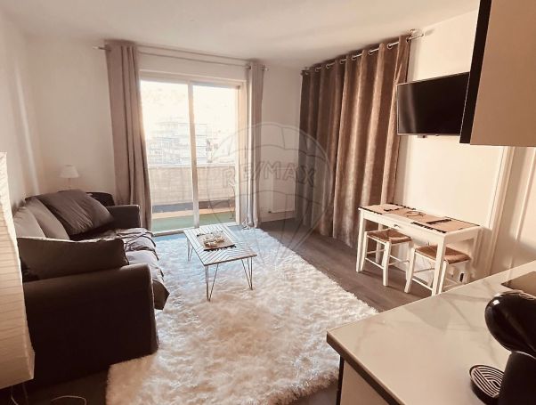 A louer STUDIO  27 M2 TERRASSE VUE MER CANNES