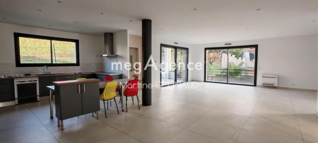 A vendre MAISON  CONTEMPORAINE  SAINTES