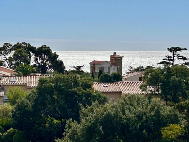 A louer APPARTEMENT T2 35 M2 VUE MER FREJUS