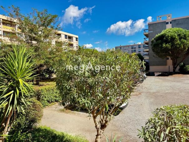 A louer APPARTEMENT T3 67 M2 BORD DE MER FREJUS