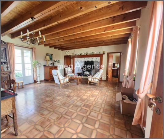 A louer LONGèRE  5 PIECES 161 M2  WIERRE EFFROY