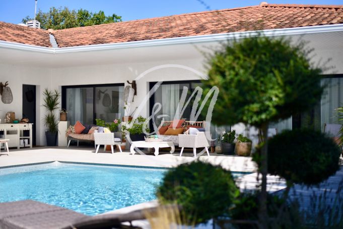 A vendre BELLE MAISON DE CARACTERE 5 PIECES 160 M² ARES