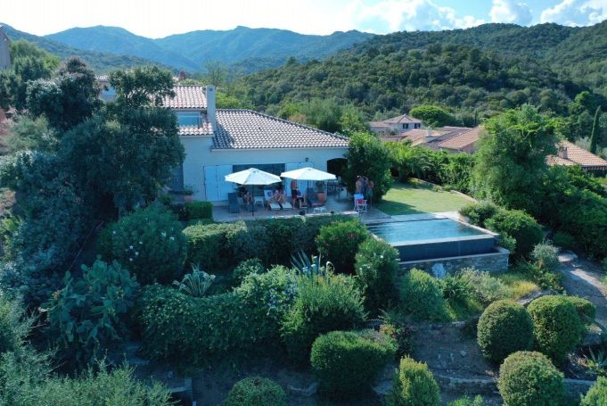 A vendre Magnifique villa 6 PIECES vue Mer Cala D'Oro  SARI SOLENZARA