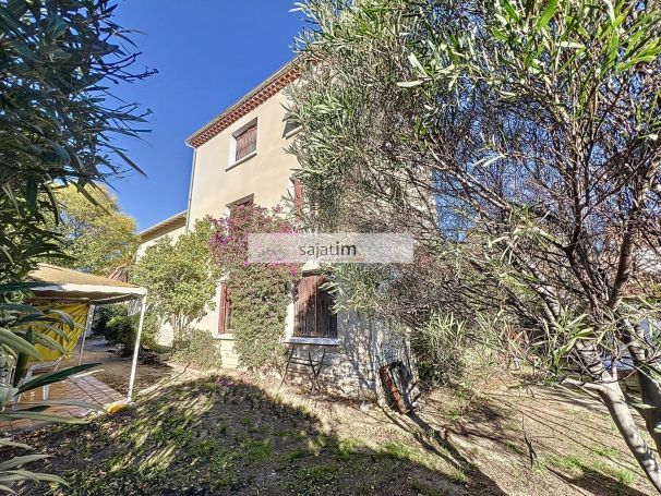 A vendre VILLA 6 PIECES + APPARTEMENT T3 PROCHE COMMODITES La Ciotat