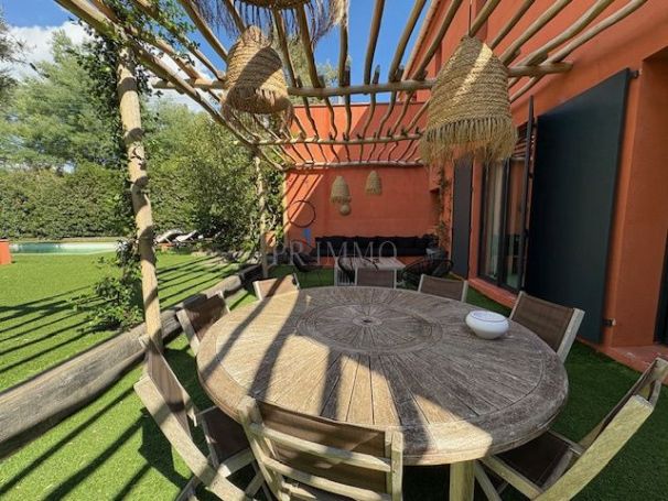 A louer MAISON  CONTEMPORAINE PLAGE à PIED GRIMAUD