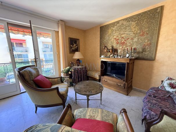 A louer APPARTEMENT T3 78 M2 BORD DE MER SAINT AYGULF