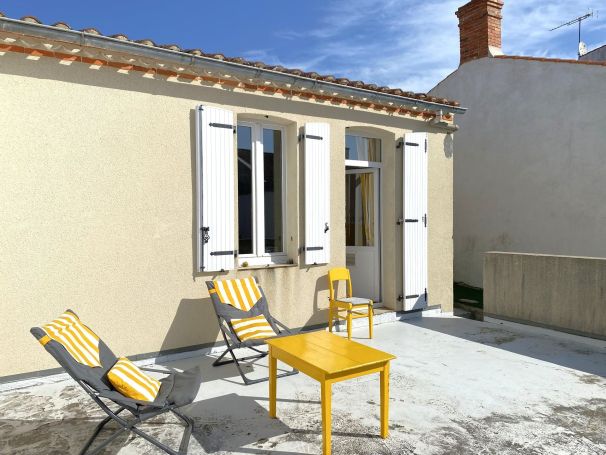 A vendre MAISON  2 PIECES 62 M2 BORD DE MER SAINT GILLES CROIX DE VIE