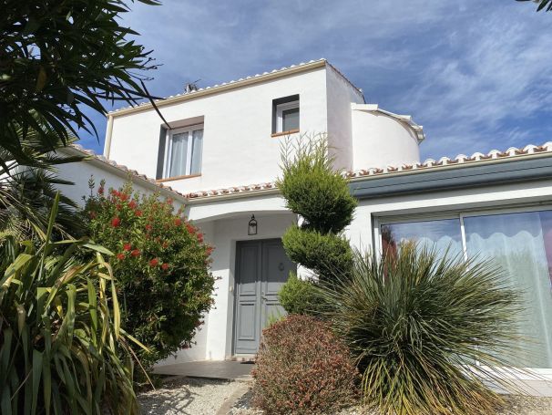 A vendre MAISON  5 PIECES 141 M2 PLAGE à PIED SAINT HILAIRE DE RIEZ