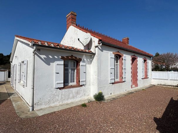 A vendre MAISON  3 PIECES 88 M2 BORD DE MER LONGEVILLE SUR MER
