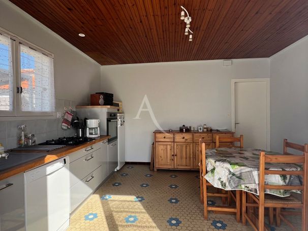 A vendre MAISON  3 PIECES 88 M2 BORD DE MER LONGEVILLE SUR MER