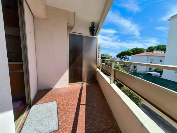 A louer APPARTEMENT T2 47 M2 TERRASSE BORD DE MER CAGNES SUR MER