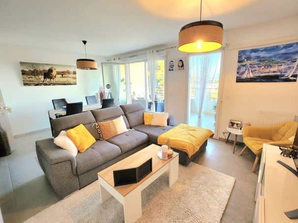 A louer APPARTEMENT T3 56 M2 TERRASSE  MARSEILLE 13EME