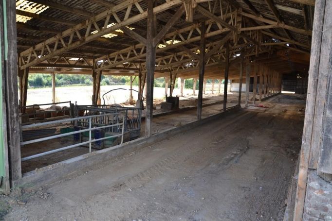 A vendre LONGèRE  5 PIECES 150 M2  ESCLAVELLES