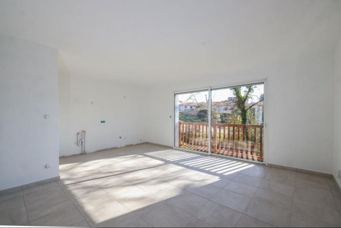 A louer APPARTEMENT T4 81 M2  BARDOS