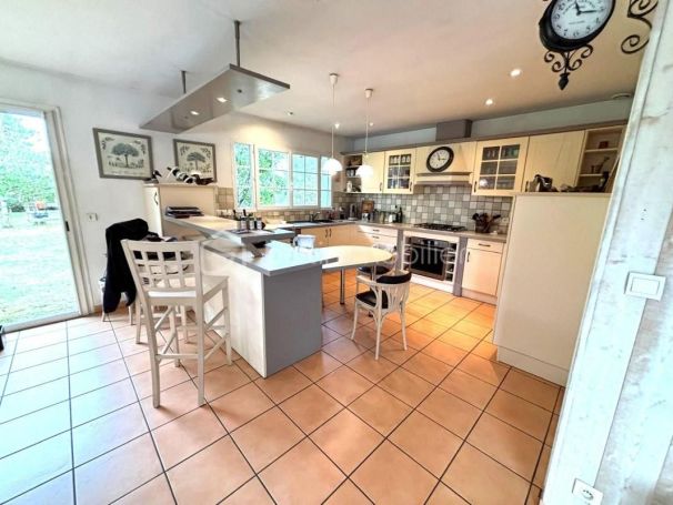 A louer MAISON  5 PIECES 152 M2  DAX