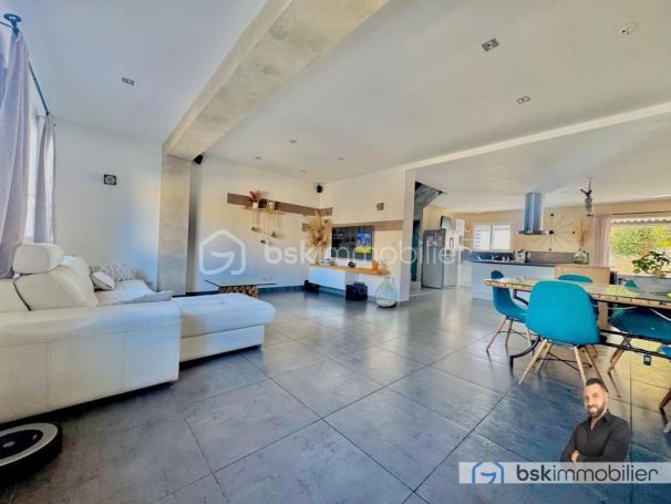 A vendre MAISON  4 PIECES 128 M2  SAINT JUST