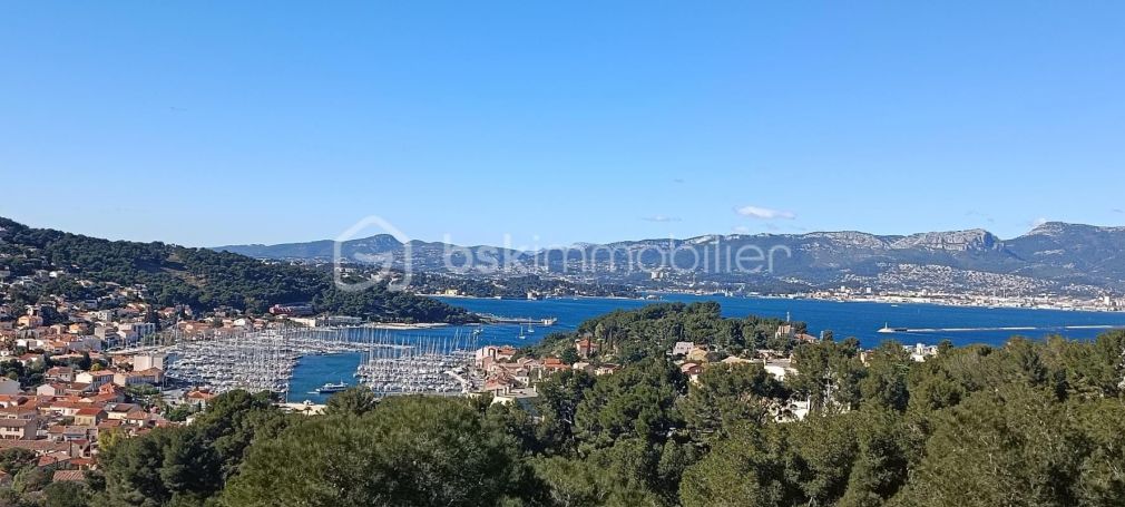 A louer APPARTEMENT DE PRESTIGE T3 53 M2 TERRASSE VUE MER SAINT MANDRIER SUR MER