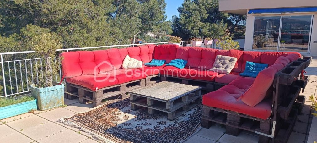A louer APPARTEMENT DE PRESTIGE T3 53 M2 TERRASSE VUE MER SAINT MANDRIER SUR MER