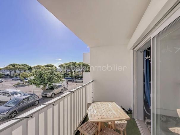 A louer STUDIO NEUF  18 M2 TERRASSE BORD DE MER LE GRAU DU ROI