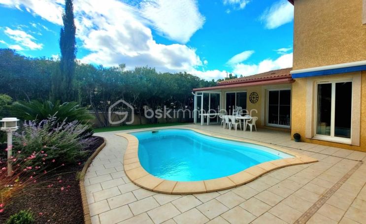 A louer MAISON  6 PIECES 143 M2 BORD DE MER MEZE