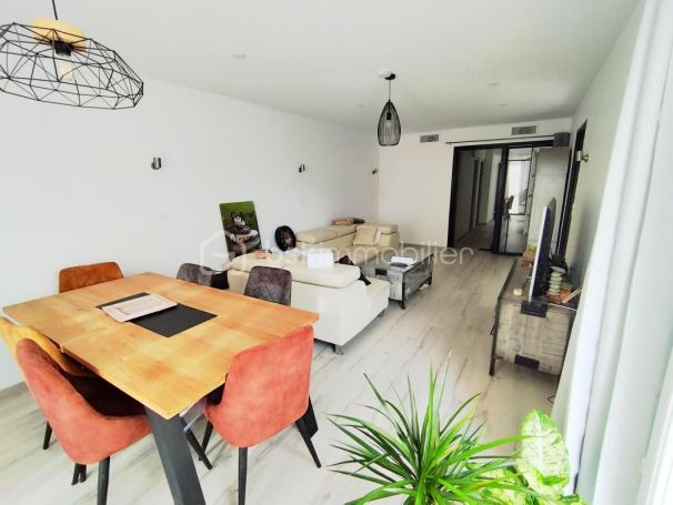 A louer APPARTEMENT DUPLEX T6 100 M2 TERRASSE  PEZENAS