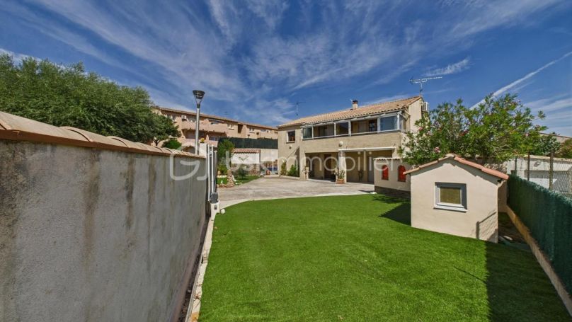 A vendre MAISON  8 PIECES 153 M2  PUISSERGUIER