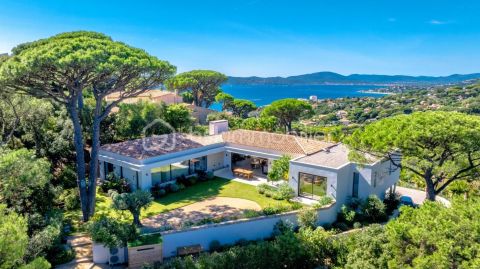 A louer MAISON 9 PIECES 395 M2 VUE MER SAINTE MAXIME