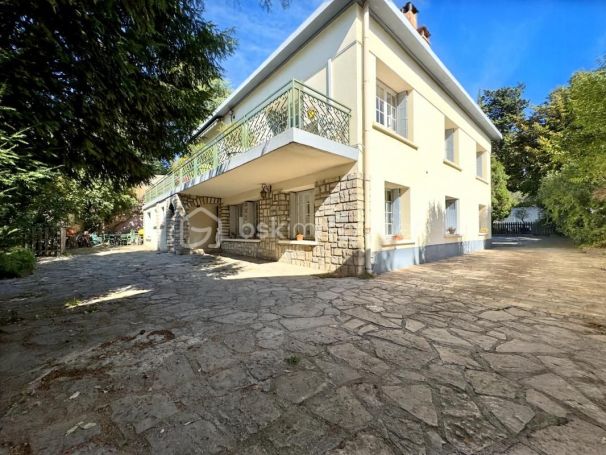 A louer MAISON  DE MAîTRE  NIMES