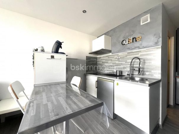 A louer STUDIO  23 M2 BORD DE MER BALARUC LES BAINS