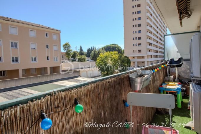 A vendre APPARTEMENT  64 M2 BORD DE MER TOULON