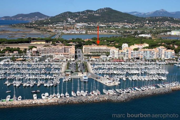 A louer APPARTEMENT DUPLEX T2 34 M2 TERRASSE VUE MER HYERES