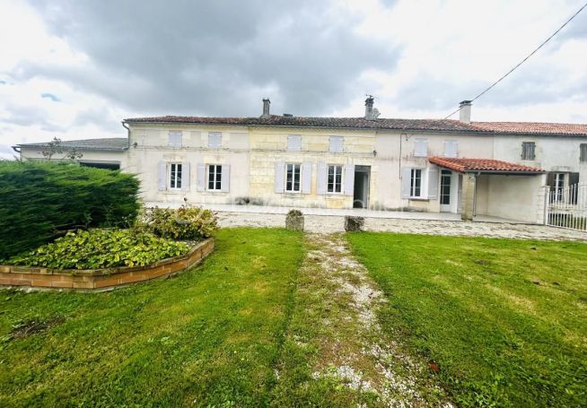 A louer MAISON  DE MAîTRE  SAINT BRIS DES BOIS