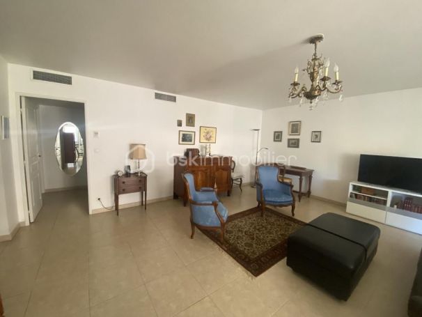 A louer APPARTEMENT T3 84 M2 TERRASSE BORD DE MER HYERES