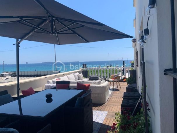 A louer APPARTEMENT T3 107 M2 TERRASSE PIEDS DANS L'EAU CANNES