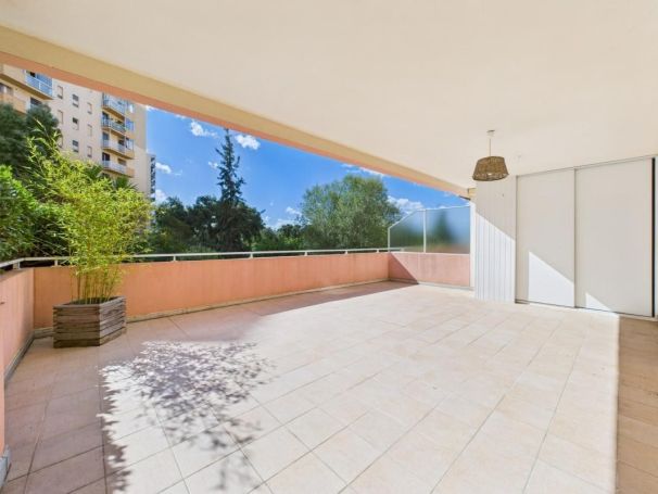 A louer APPARTEMENT T3 79 M2 TERRASSE BORD DE MER AJACCIO