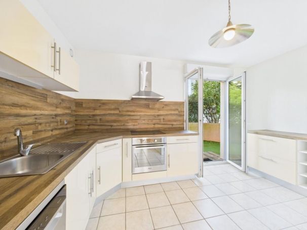 A louer APPARTEMENT T3 79 M2 TERRASSE BORD DE MER AJACCIO