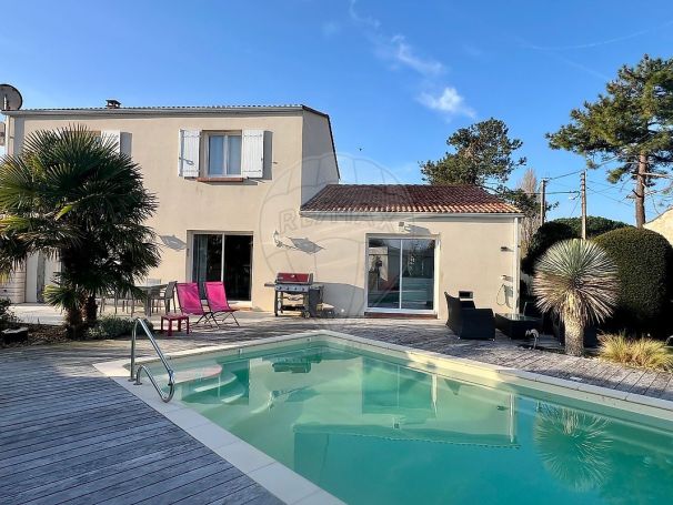 A louer MAISON  7 PIECES 184 M2 BORD DE MER LA TREMBLADE