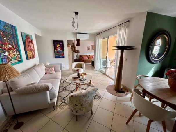 A louer APPARTEMENT NEUF T3 90 M2 TERRASSE BORD DE MER SAINTE MAXIME