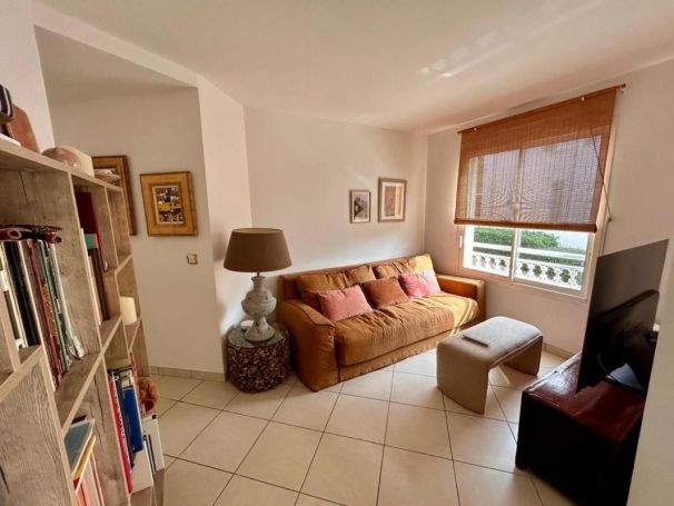 A louer APPARTEMENT NEUF T3 90 M2 TERRASSE BORD DE MER SAINTE MAXIME