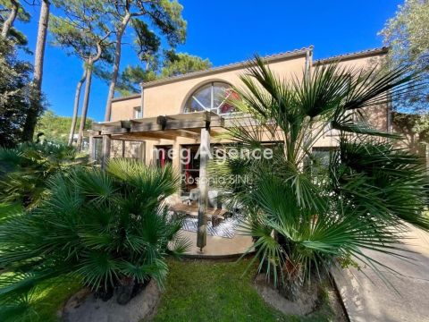 A louer MAISON  D'ARCHITECTE BORD DE MER LES SABLES D OLONNE