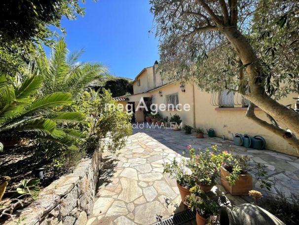 A louer MAISON  5 PIECES 130 M2 VUE MER LA CROIX VALMER