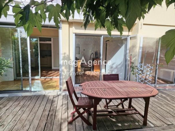 A louer APPARTEMENT T2 42 M2 TERRASSE BORD DE MER LA CIOTAT